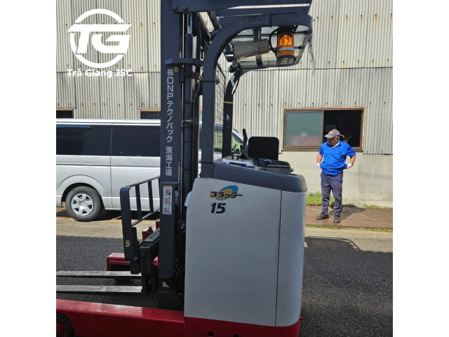 NICHIYU ELECTRIC REACH TRUCK 1.5 TON